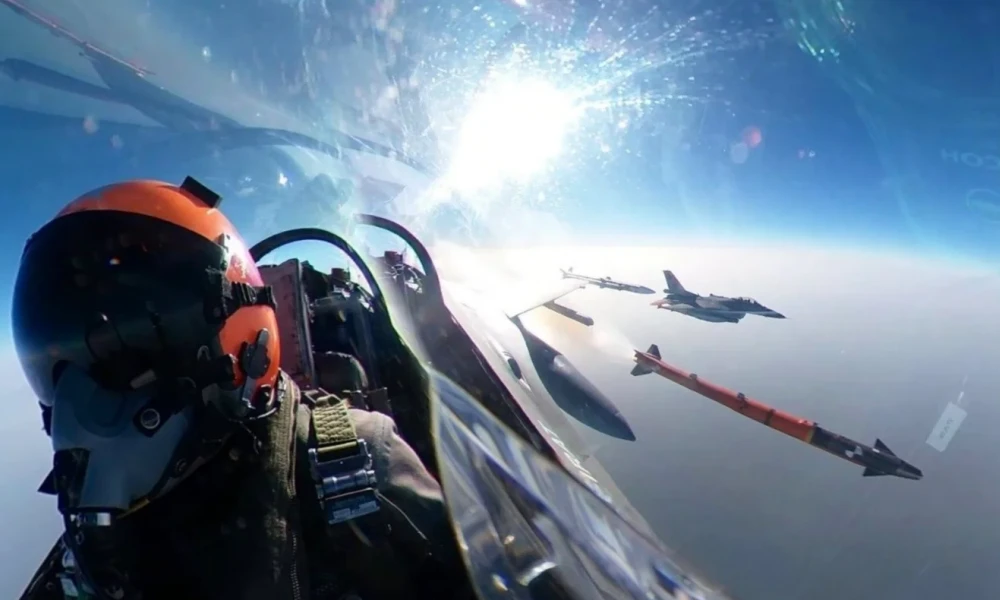 Τους πιστεύει κανείς; Τουρκική ΠΑ: F-16 κατέρριψε στόχο drone με νέο εγχώριο πύραυλο αέρος-αέρος (Βίντεο)